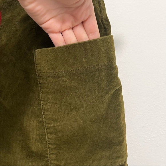 BDG Dark Green Mini Skirt. Size S-P - Picture 6 of 7